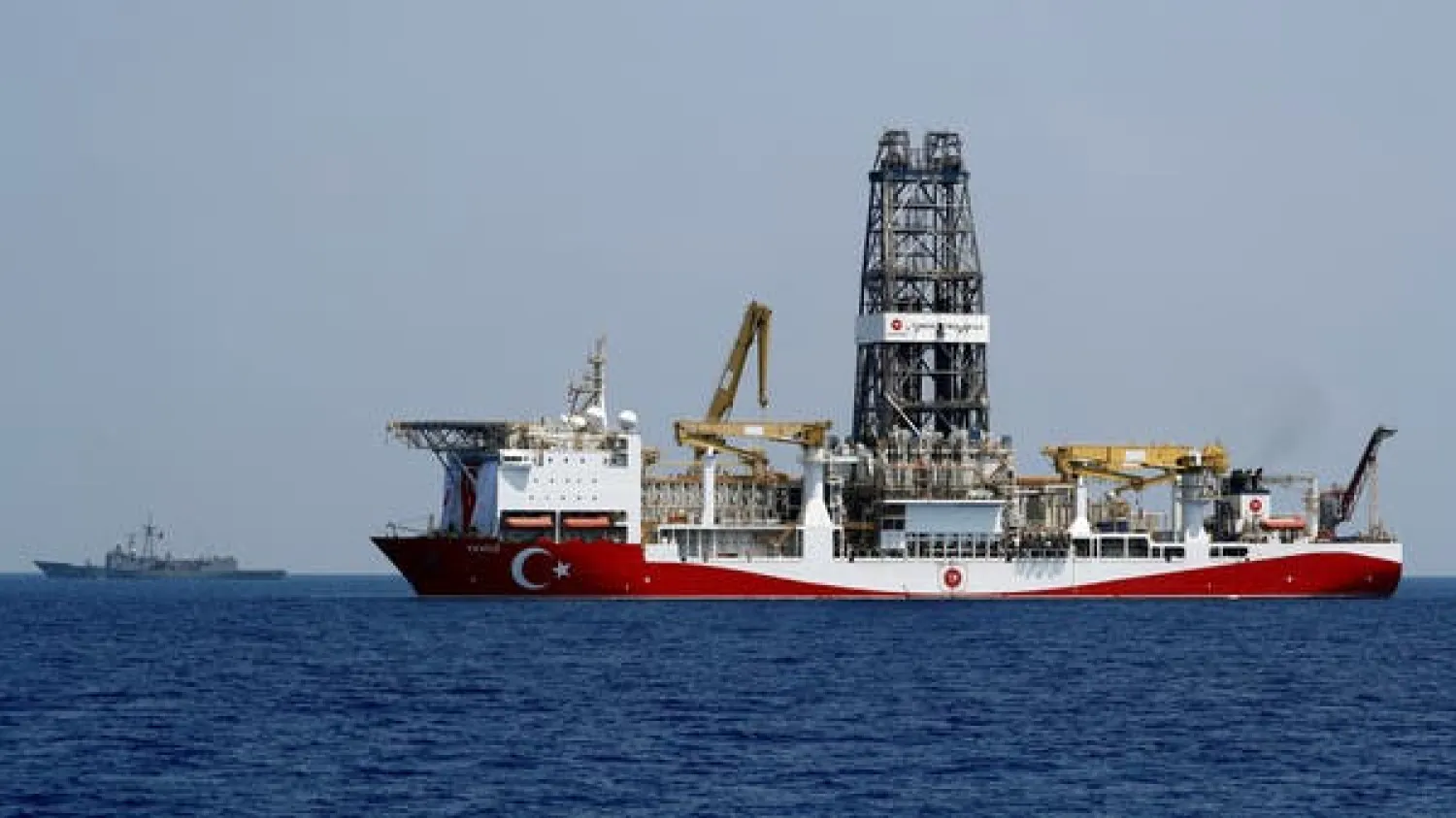 Turkish drilling vessel Yavuz is escorted by Turkish Navy frigate TCG Gemlik (F-492) in the eastern Mediterranean Sea off Cyprus, August 6, 2019. (File photo: Reuters)
