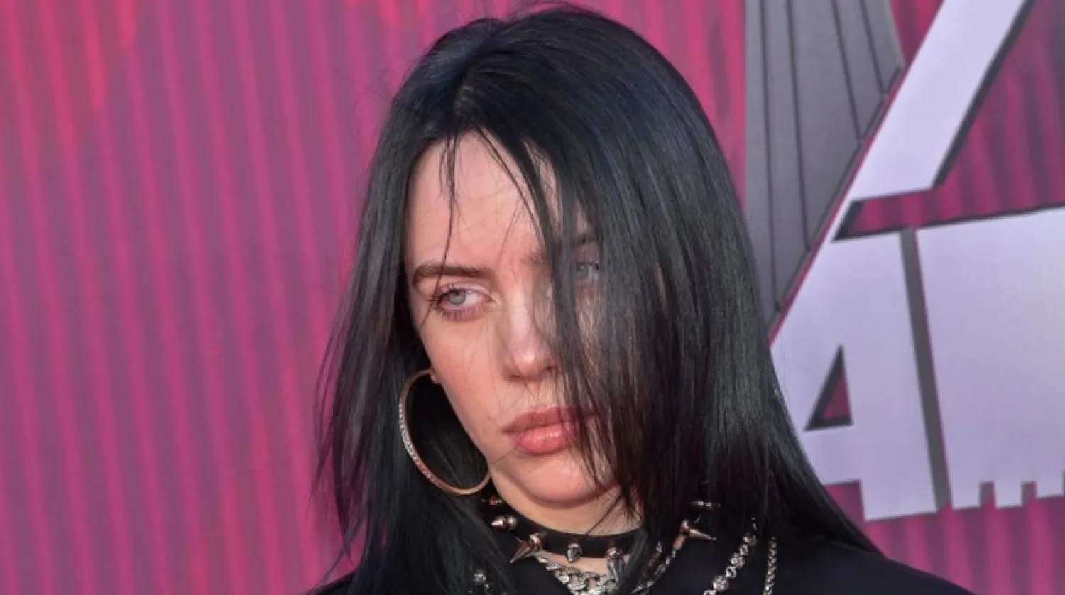 Billie Eilish kısa süre önce yaptığı ırkçılık karşıtı yorumlarla gündeme gelmişti (AFP)