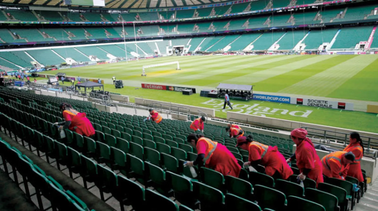 ملعب تويكنهام أشهر ملاعب الرغبي في إنجلترا... من بين الأنشطة الرياضية المهددة (أ.ب)