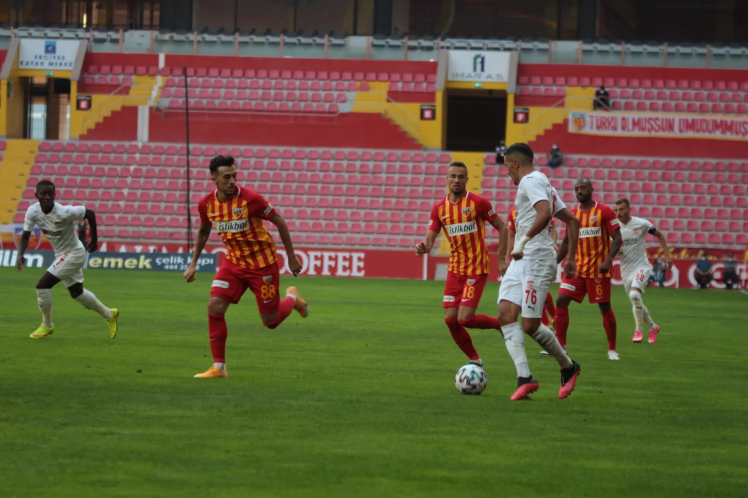 Kayserispor, Demir Grup Sivasspor'a 3-1 mağlup oldu
