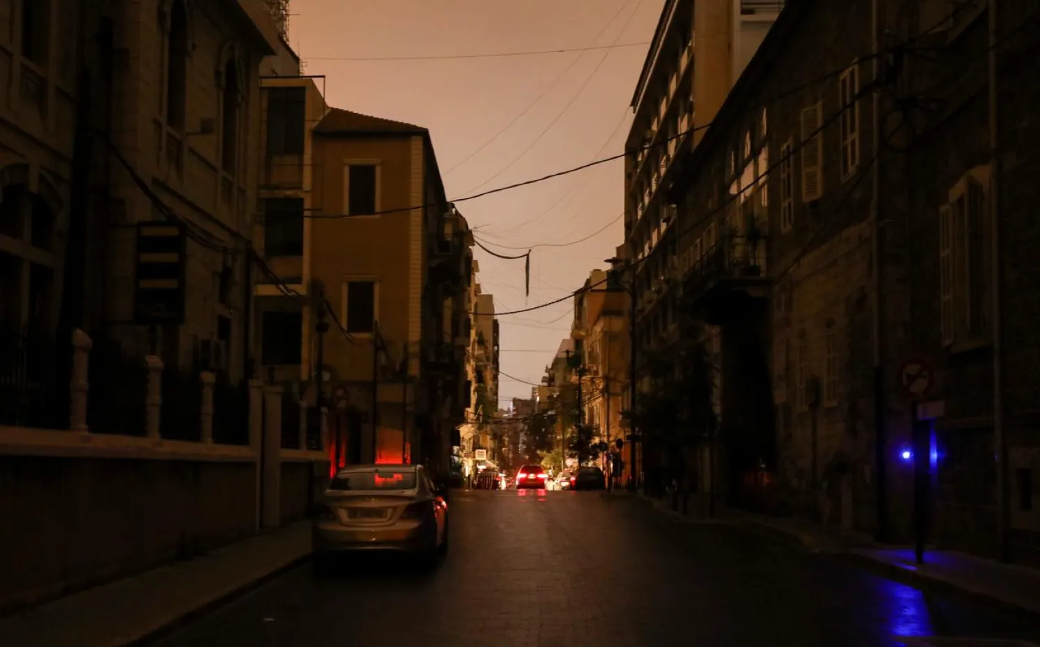 A view of a dark street during a power cut in Beirut, Lebanon July 3, 2020. REUTERS/Mohamed Azakir/Files