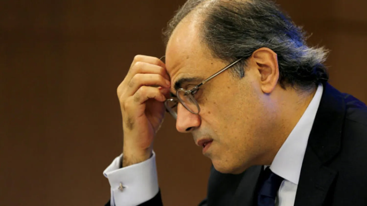 رغم التوقعات السيئة التي تحدث عنها جهاد أزعور فإنه لا يزال يرى أن هناك أملاً بتحسن أداء اقتصادات الشرق الأوسط شرط تعجيل الإصلاحات (أ.ب)