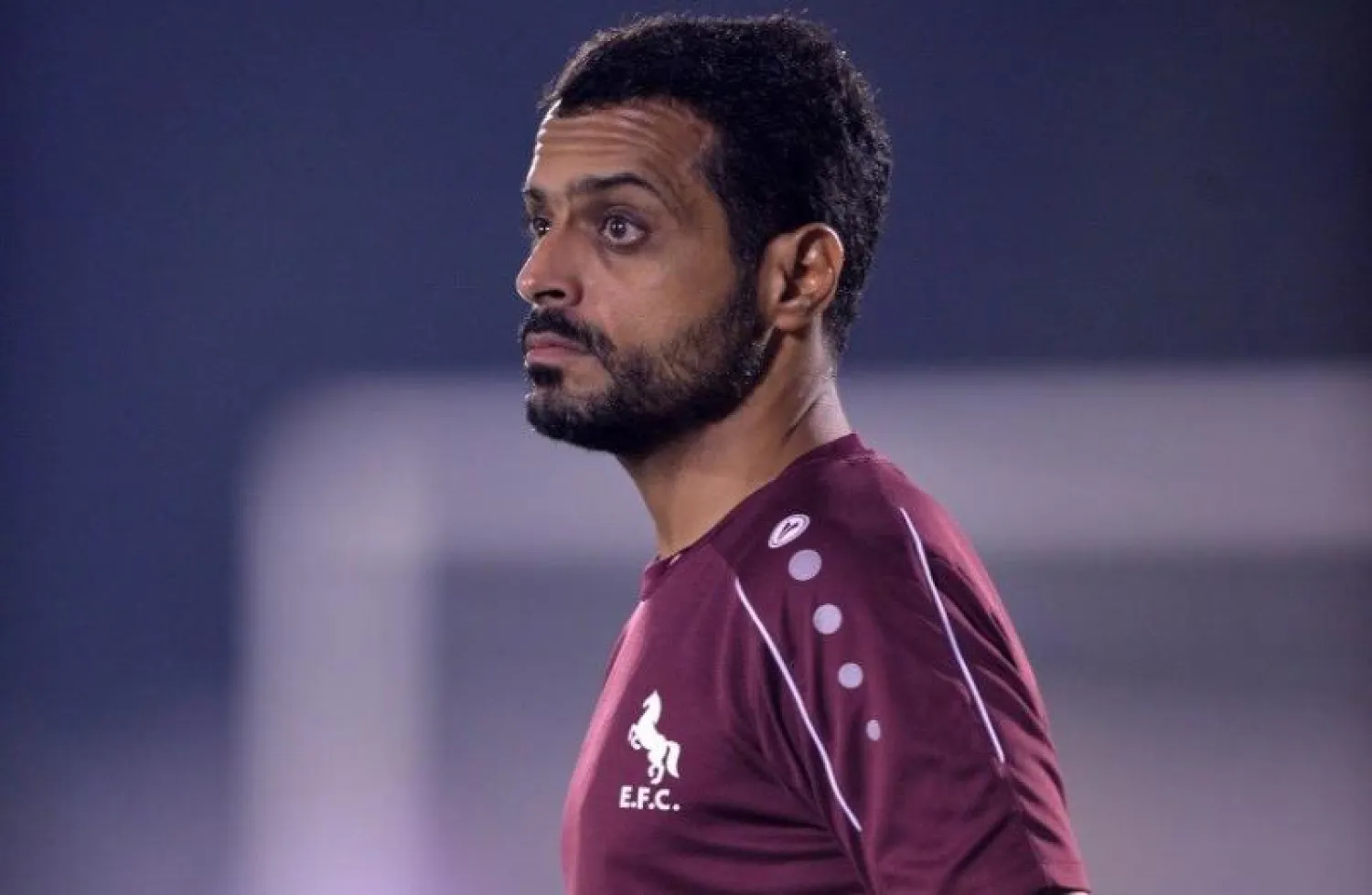 المدرب خالد العطوي خلال المباراة الودية أمام الهداية (المركز الإعلامي لنادي الاتفاق)