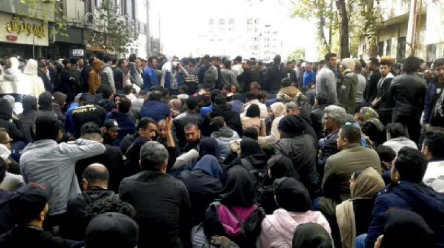 جانب من احتجاجات إيران في نوفمبر الماضي (أ.ب)