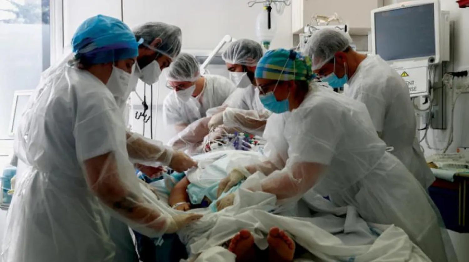 Fransa’da günlük koronavirüs vaka sayısının 100 bine çıkması bekleniyor. bulunuluyor. (Reuters)
