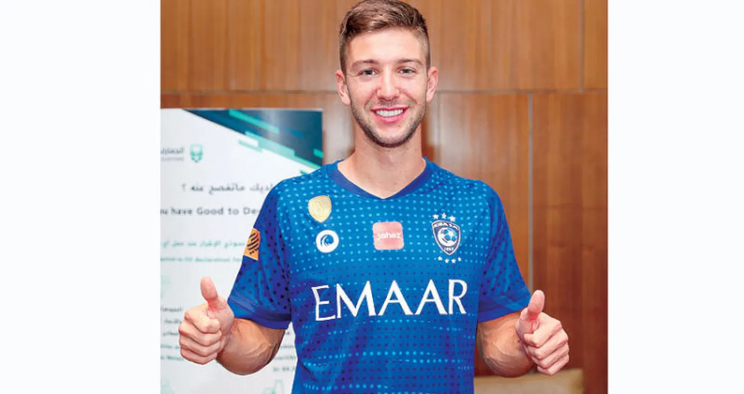 فييتو بعد وصوله إلى الرياض فجر أمس (المركز الإعلامي بنادي الهلال)