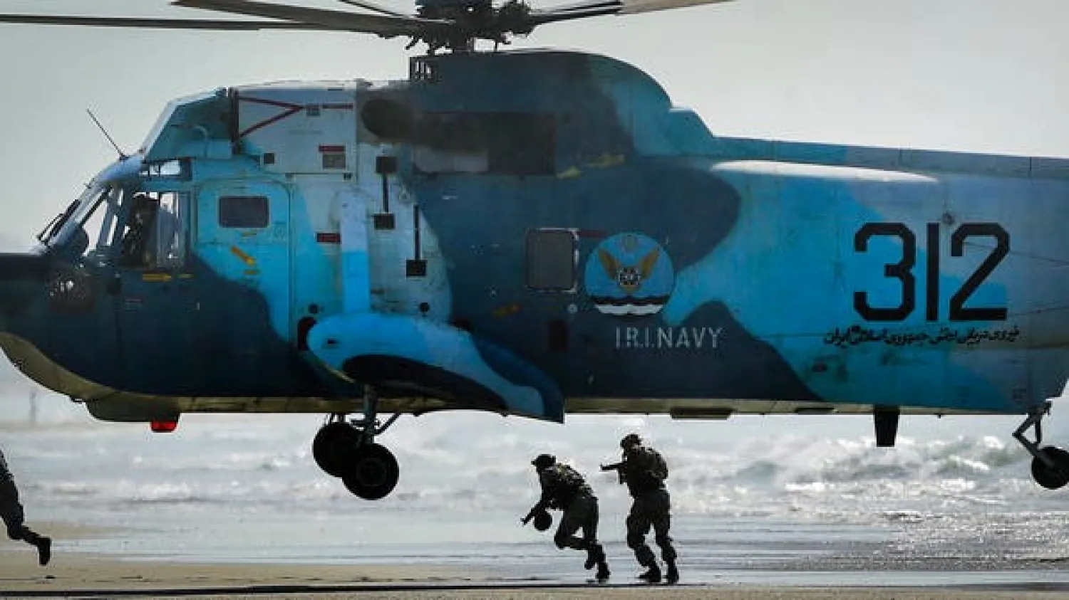 Iranian troops participating in a military drill near the strategic Strait of Hormuz, Iran, Sept. 2020. (File photo: AP)

