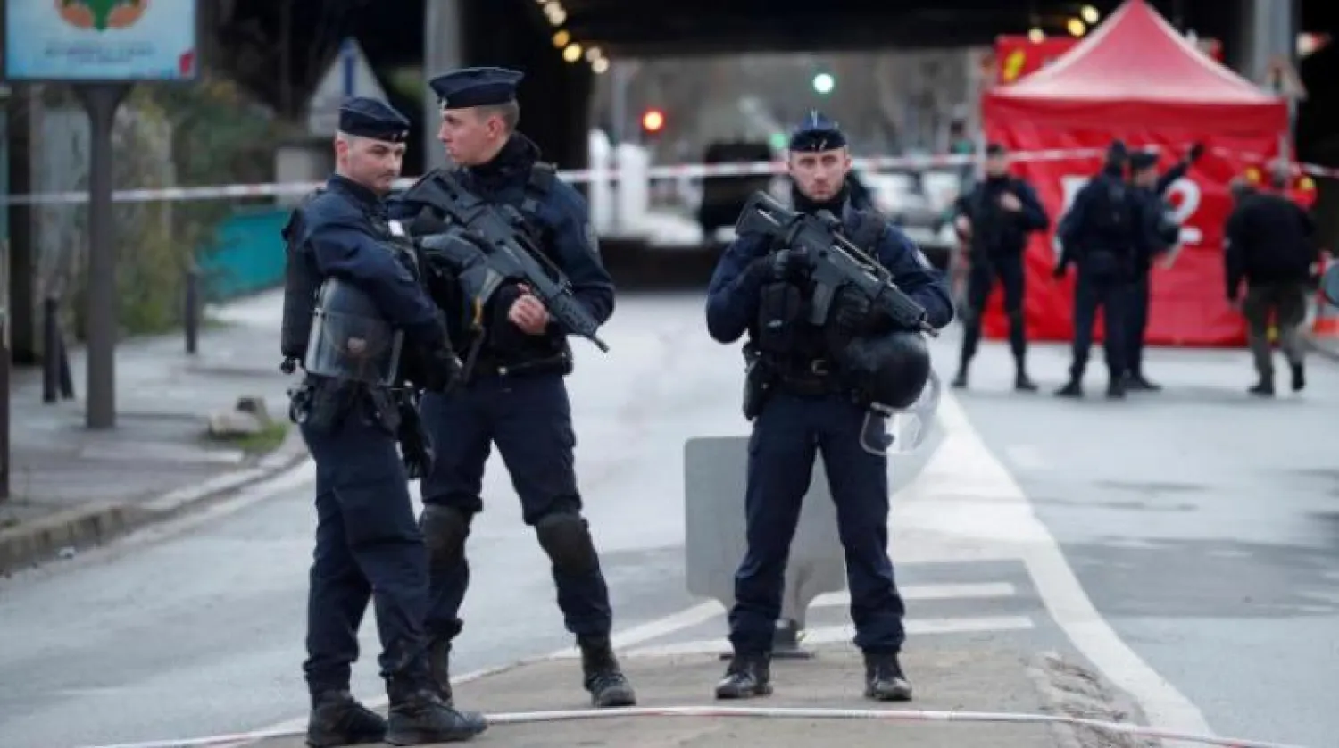 عناصر من الشرطة الفرنسية (رويترز)