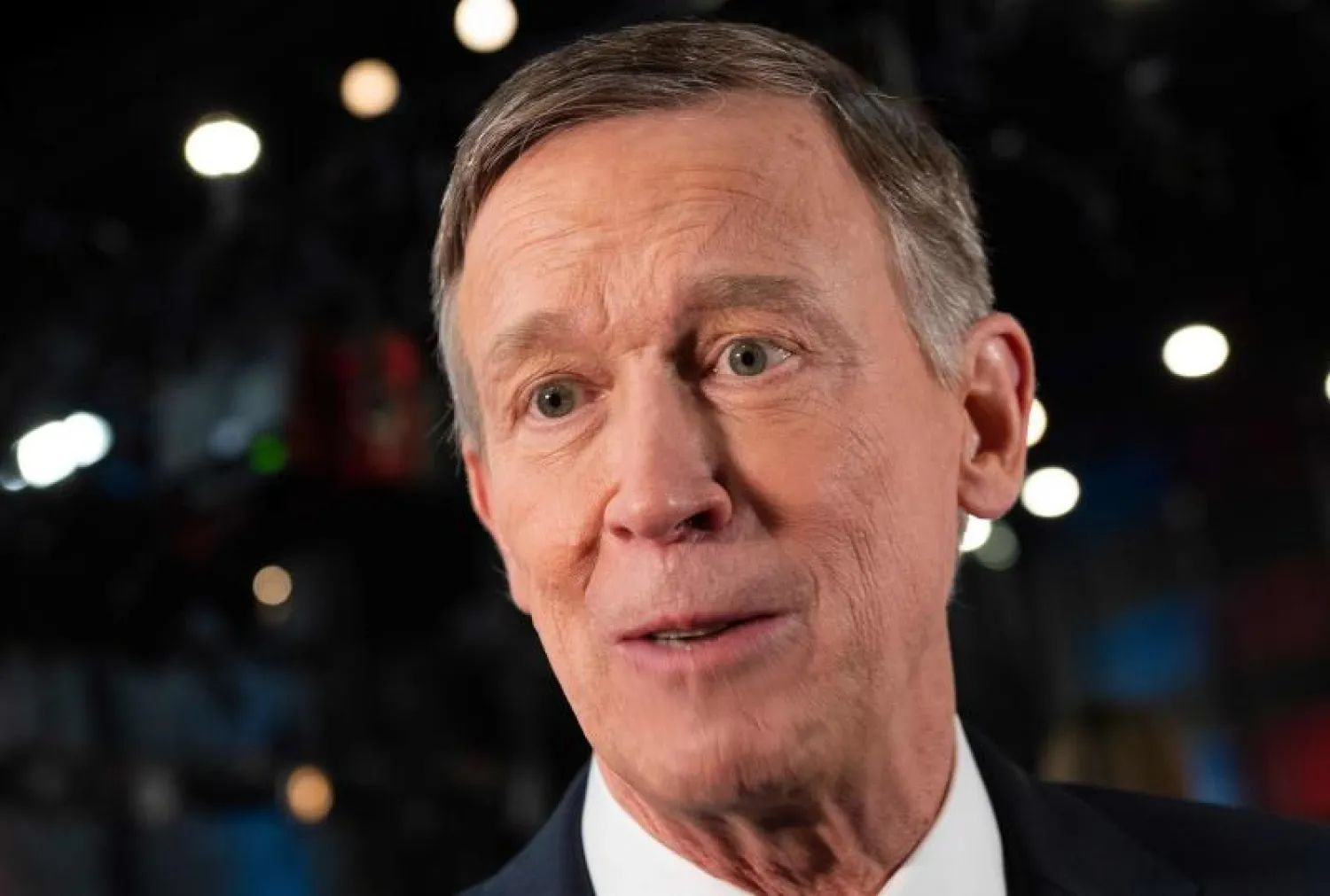 حاكم كولورادو السابق جون هيكنلوبر (أ.ف.ب)