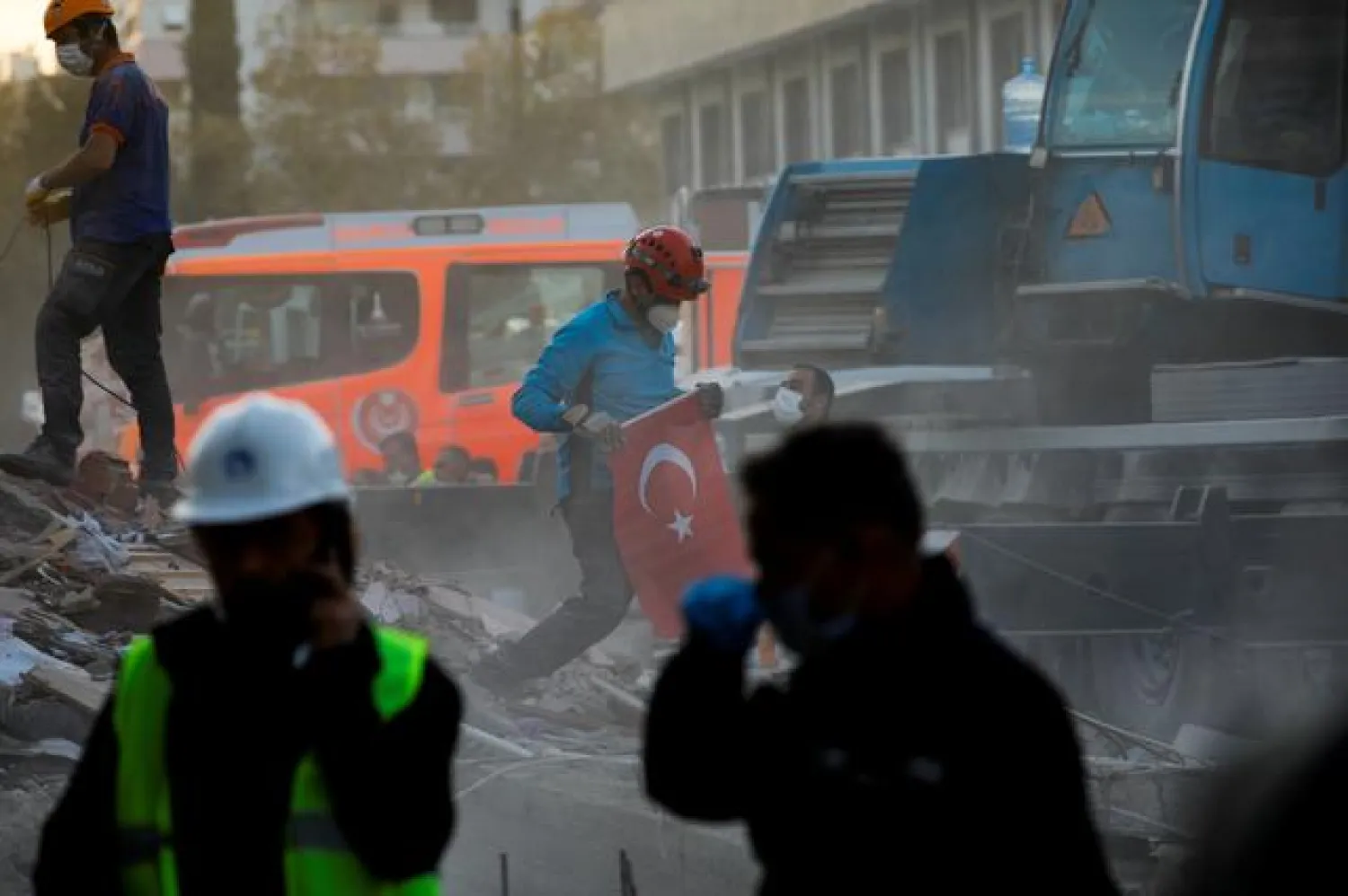 Rescue operations take place on a site after an earthquake struck the Aegean sea, in the coastal province of Izmir, Turkey, November 3, 20202. Photo: Reuters