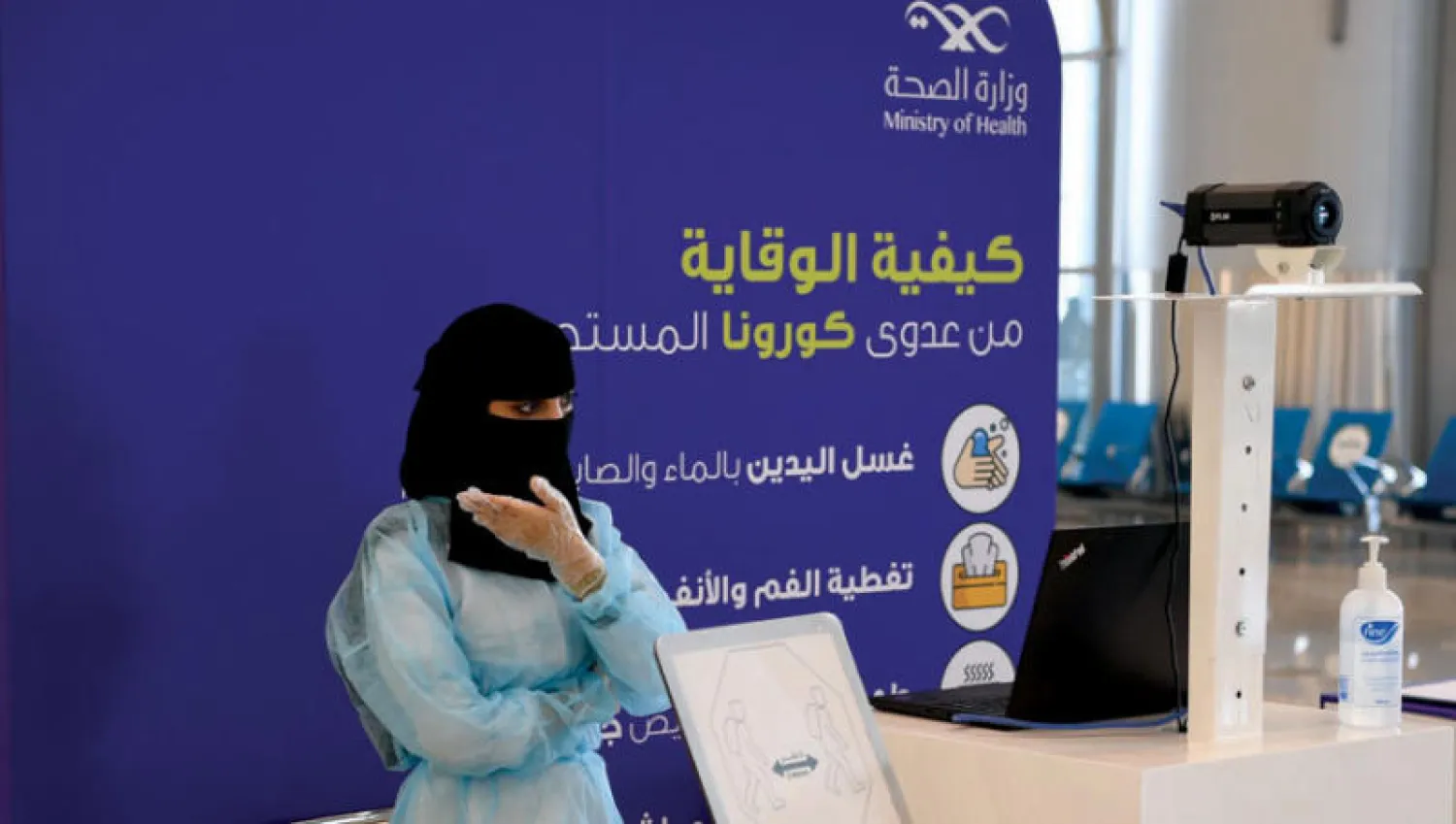 فرق متعددة في الأماكن التجارية لمتابعة الالتزام الوقائي (تصوير: بشير صالح)