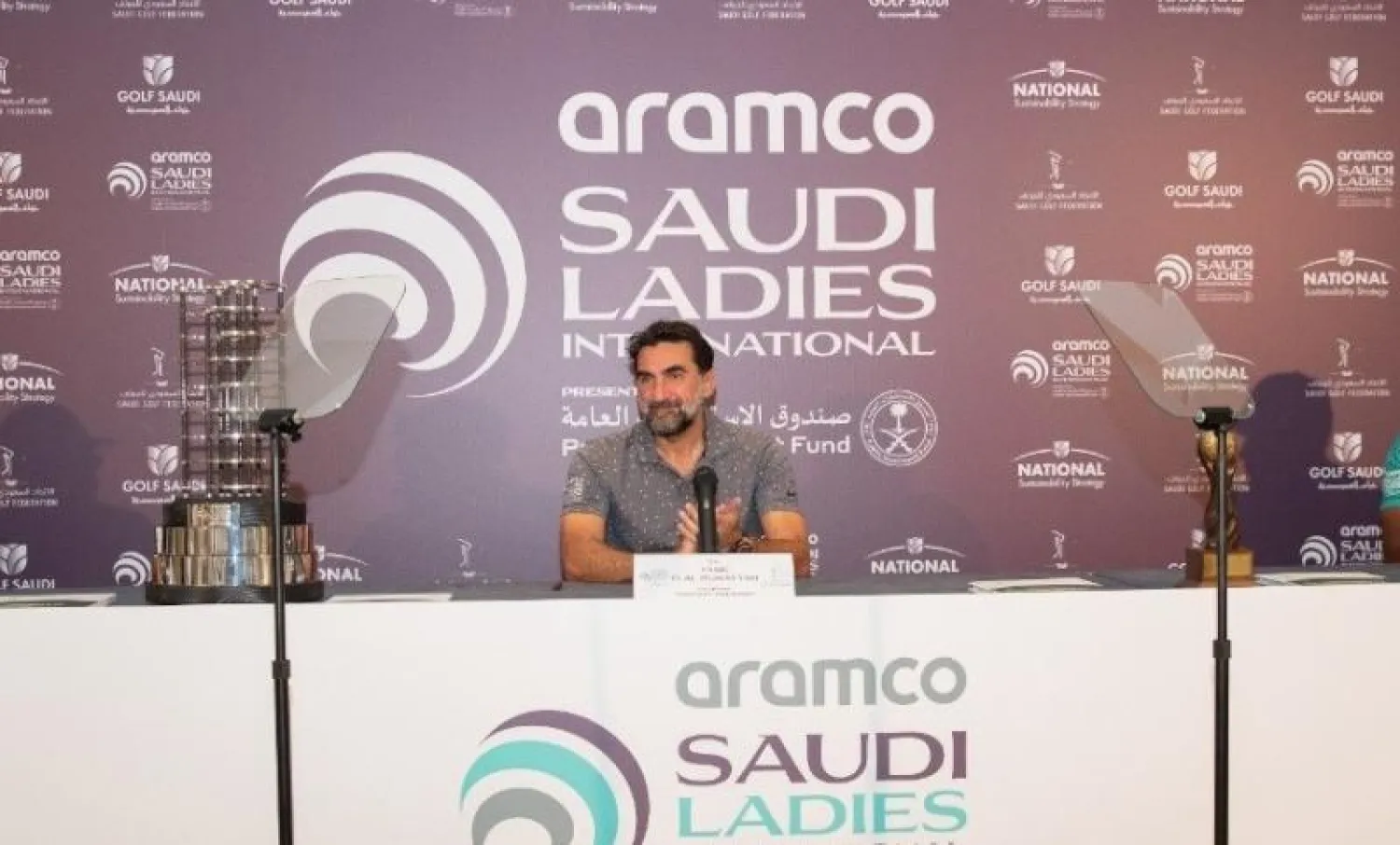 ياسر الرميان خلال حديثه عن استراتيجية تطوير «جولف السعودية» (الشرق الأوسط)