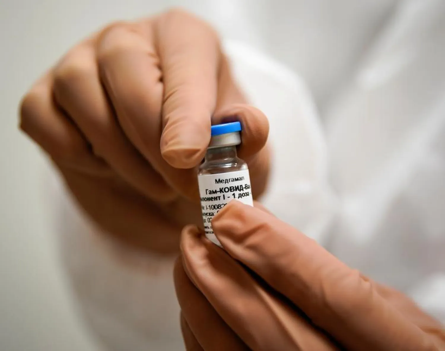 FILE PHOTO: A nurse prepares Russia's "Sputnik-V" vaccine against the coronavirus disease (COVID-19) for inoculation at a clinic in Tver, Russia October 12, 2020. REUTERS/Tatyana Makeyeva