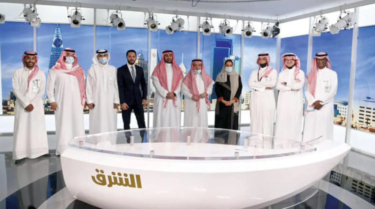 المهندس عبد الرحمن إبراهيم الرويتع رئيس مجلس إدارة «المجموعة السعودية للأبحاث والتسويق» وجمانا الراشد الرئيسة التنفيذية في أحد استوديوهات «الشرق» في الرياض (تصوير: بشير صالح)