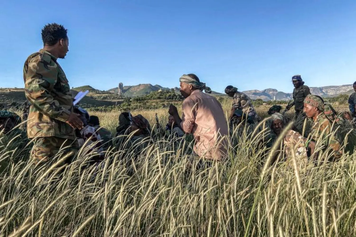 عناصر تتبع ميليشيات في أمهرة (أ.ف.ب)