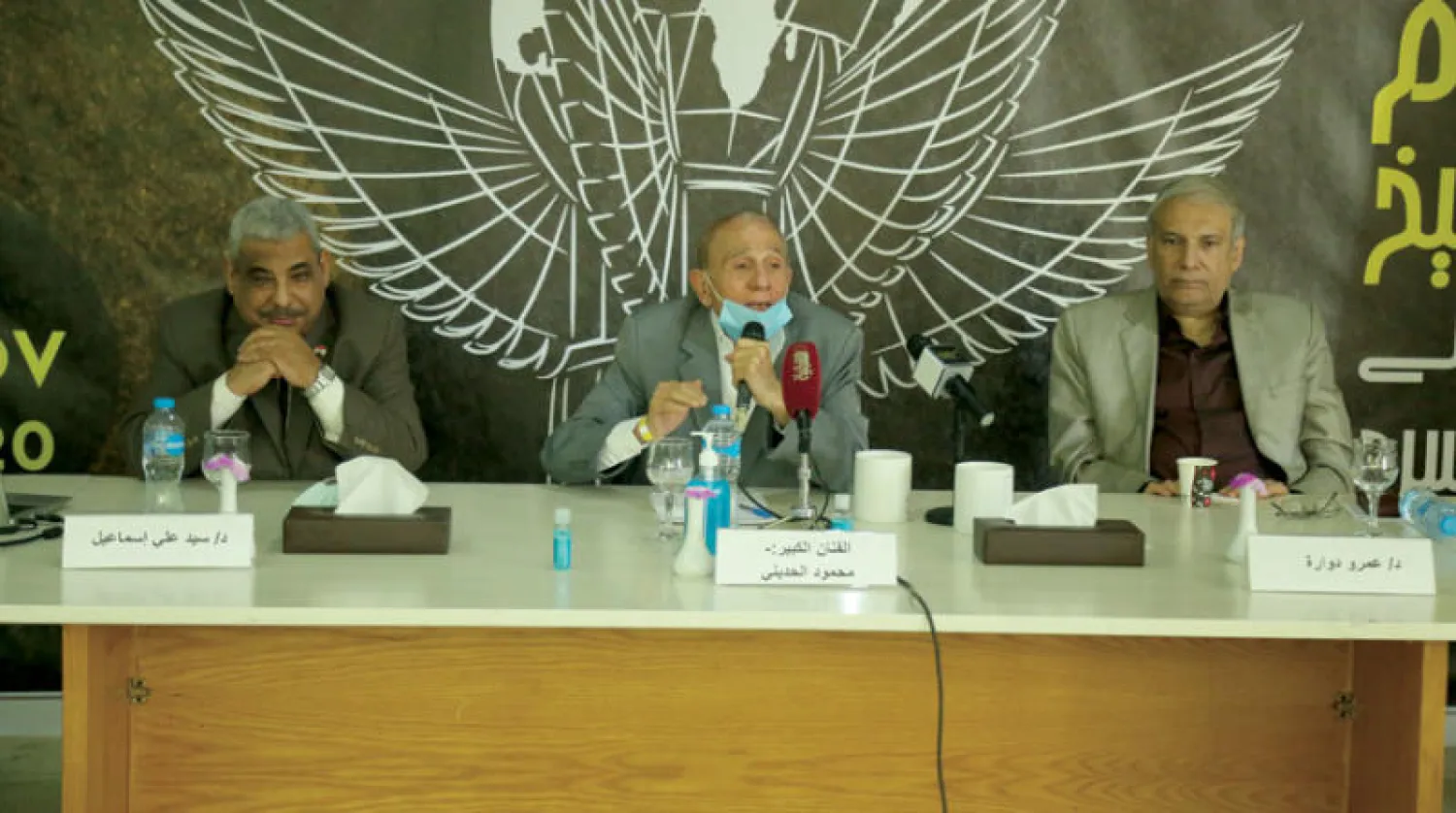 جانب من المناظرة في مهرجان شرم الشيخ للمسرح الشبابي