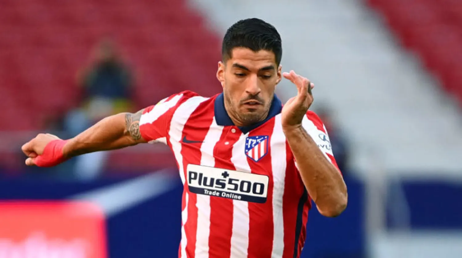 «كورونا» يحرم سواريز من مواجهة فريقه السابق برشلونة (أ.ف.ب)