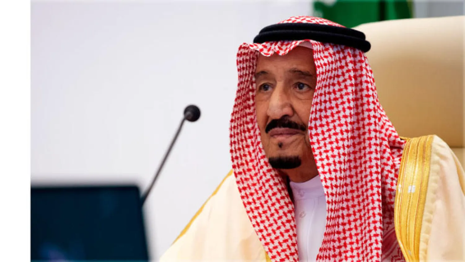 خادم الحرمين لدى إلقائه الكلمة الختامية لاستضافة السعودية مجموعة العشرين (الشرق الأوسط)