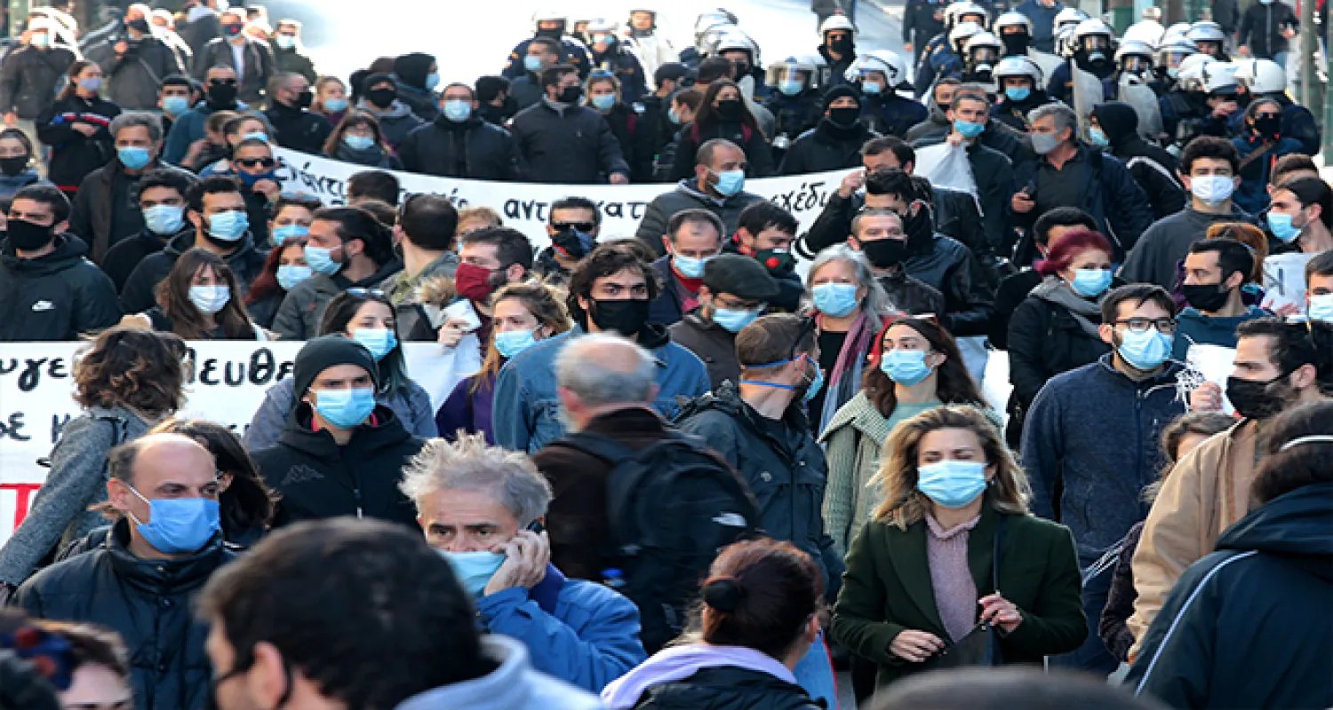 Yunanistan'da koronavirüs karantinası bir hafta uzatıldı