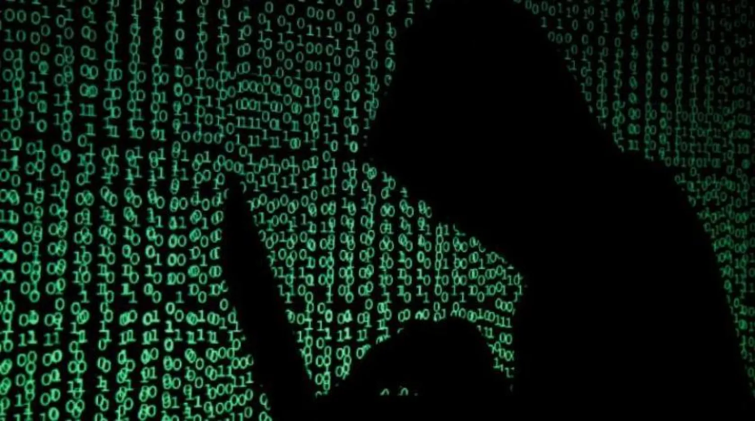 Bilgisayarda çalışan bir hacker (Reuters-Arşiv)