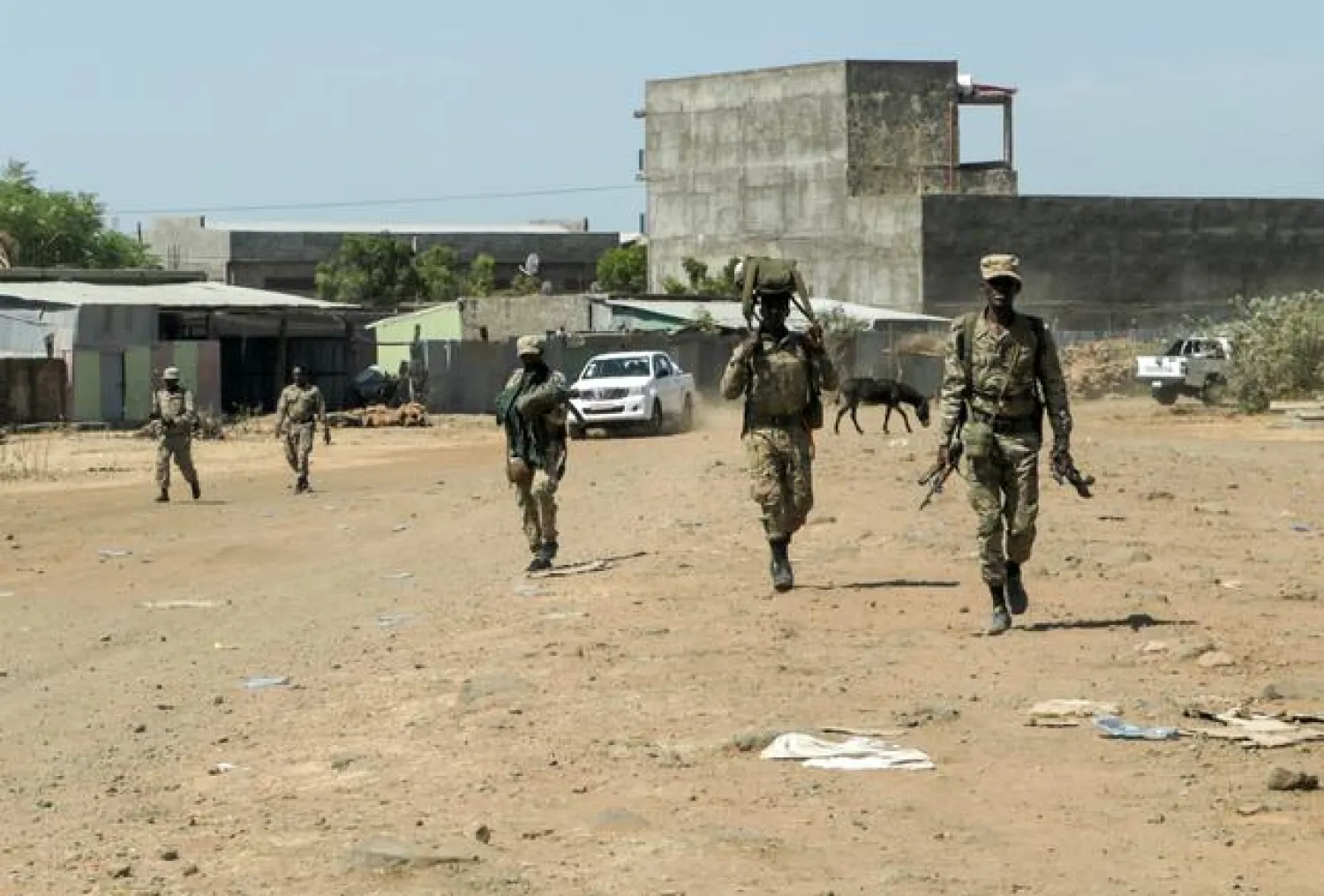 FILE PHOTO: Members of the Amhara Special Force return to the Dansha Mechanized 5th division Military base after fighting against the Tigray People's Liberation Front (TPLF), in Danasha, Amhara region near a border with Tigray, Ethiopia November 9, 2020. REUTERS/Tiksa Negeri/File Photo