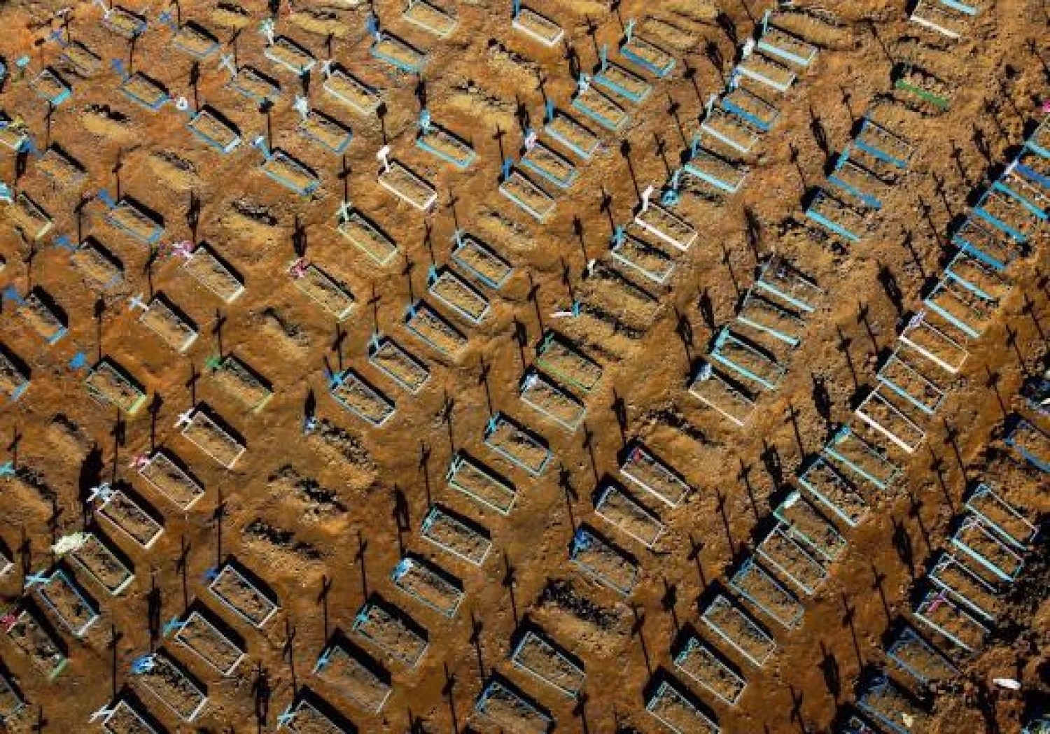 ارتفعت الحصيلة الرسمية للوفيات جراء كورونا في البرازيل إلى 173817 حالة وفاة (ا.ف.ب)