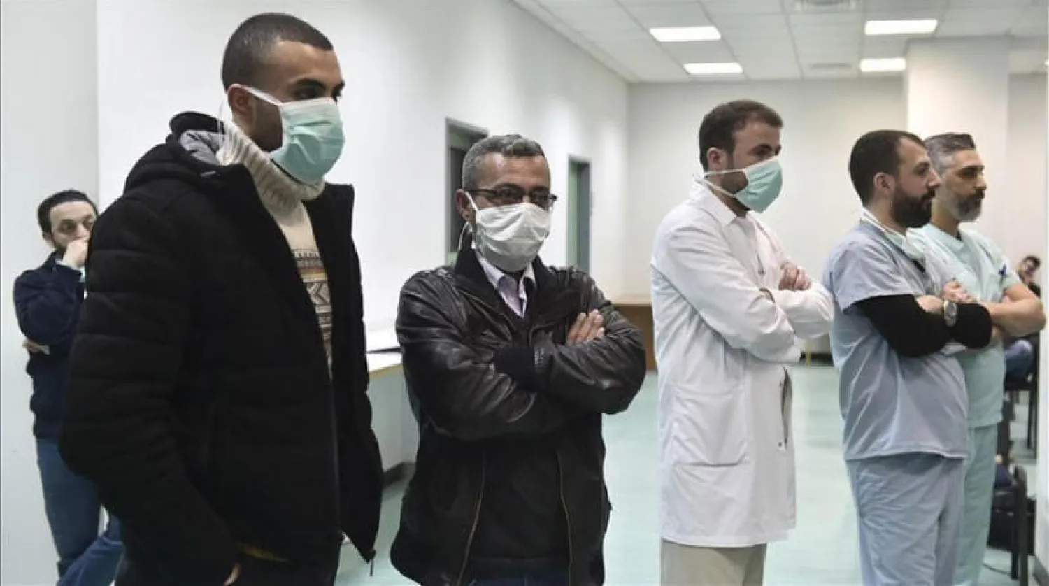 «كورونا» لبنان على ارتفاعه رغم إغلاق أسبوعين