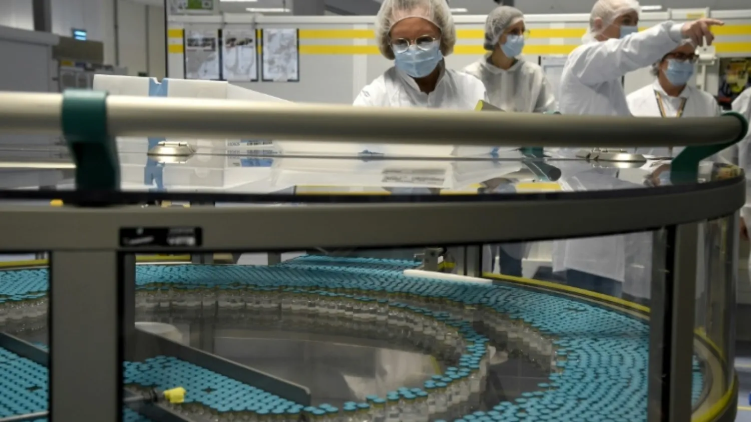 France announced that its vaccinations will be free and begin in January for one million elderly in retirement homes | AFP