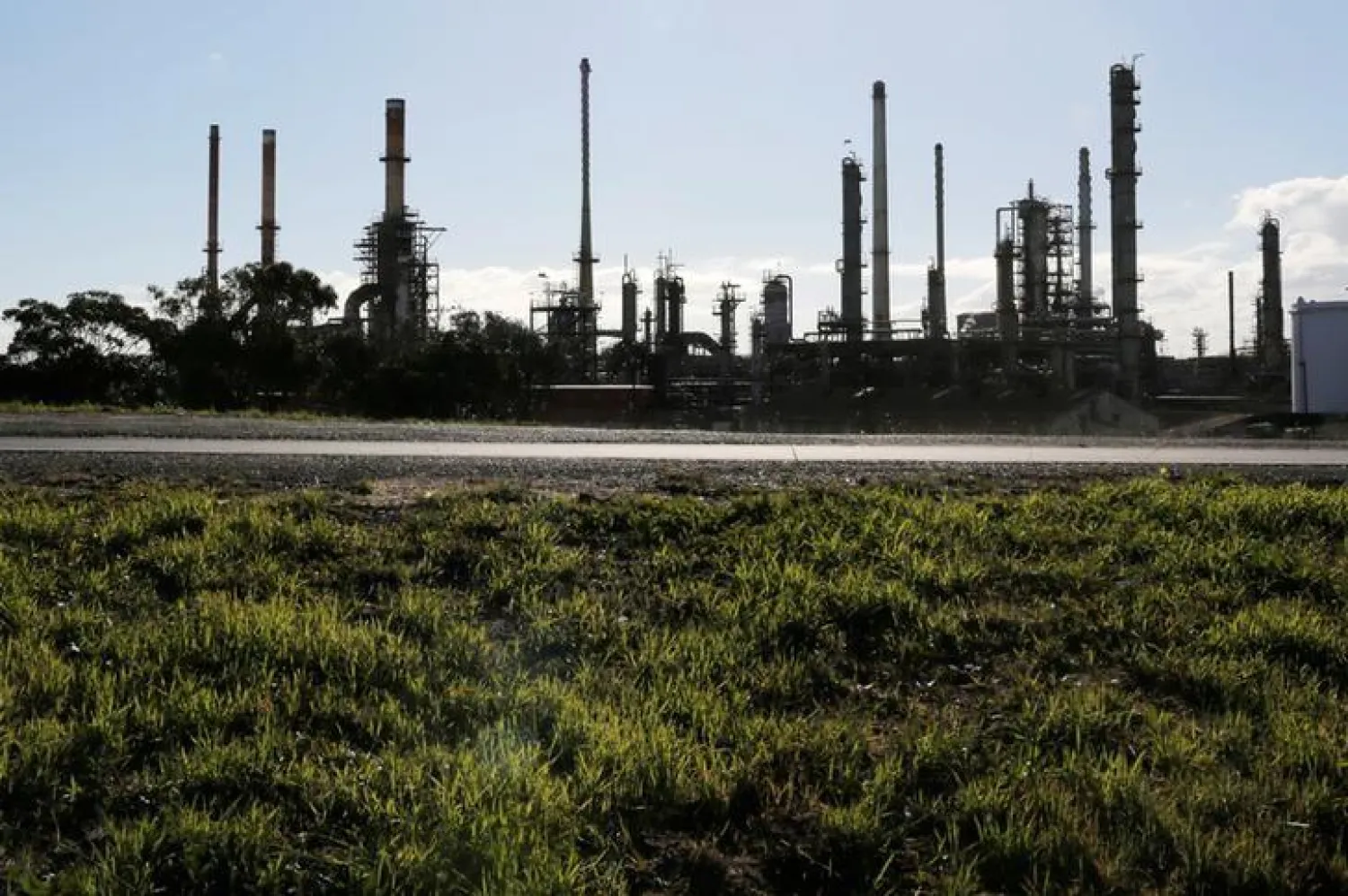 The Chevron Oil Refinery is seen in Cape Town, South Africa, June 30, 2016. REUTERS/Mike Hutchings 