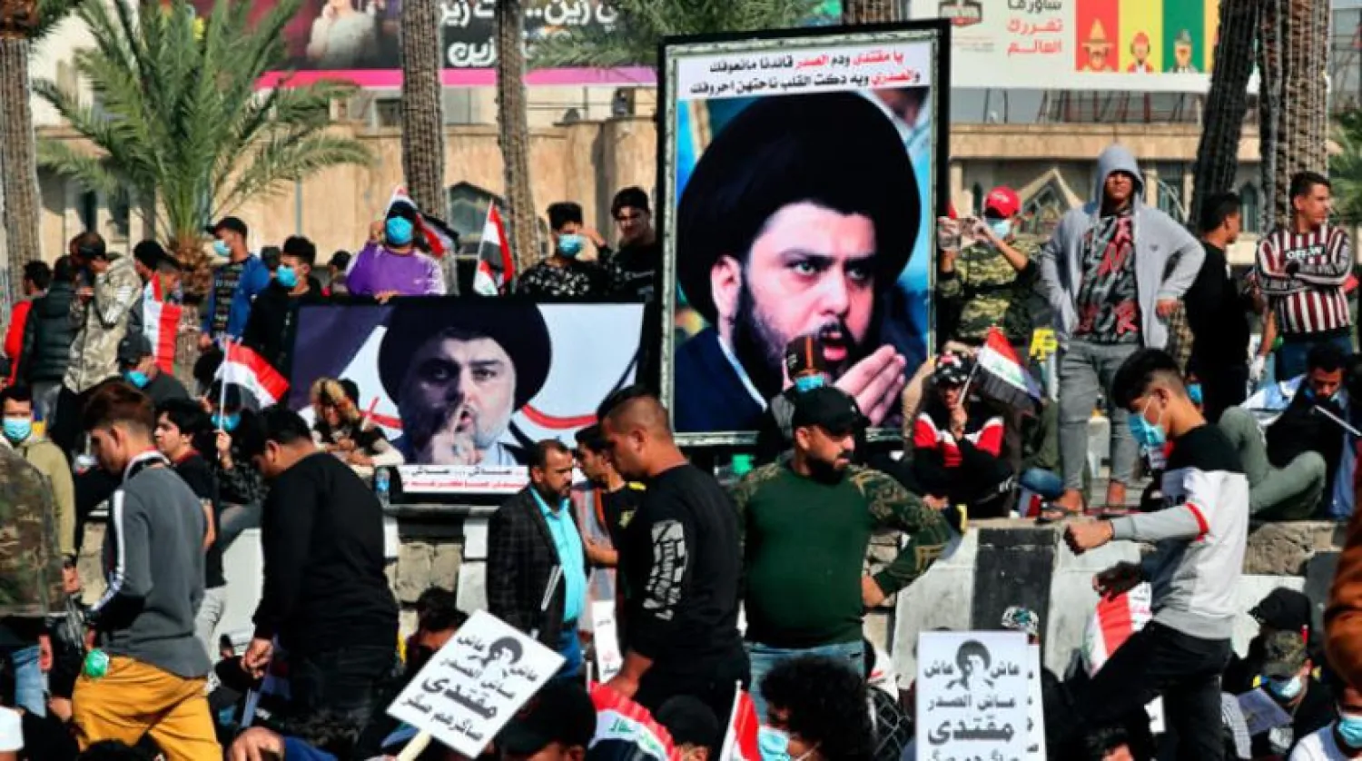 Geçtiğimiz Cuma günü Bağdat'taki Tahrir Meydanı’nda toplanan Mukteda es-Sadr taraftarları (AP)
