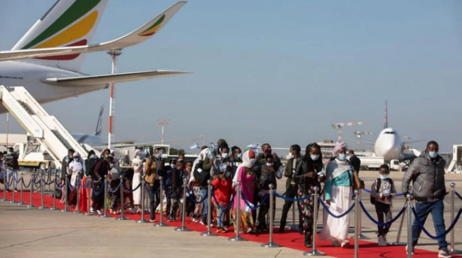 Falaşalar dün Tel Aviv'deki Ben Gurion Havalimanı'na vardılar. (AP)