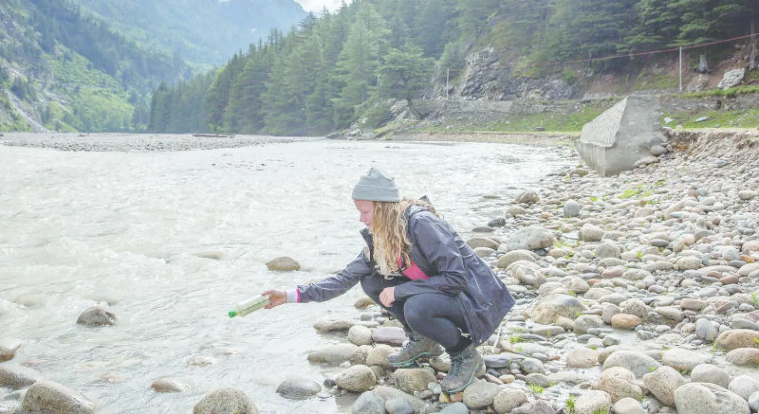 الزجاجات الرقمية أداة جديدة لتعقب التلوث البلاستيكي (الفريق البحثي)