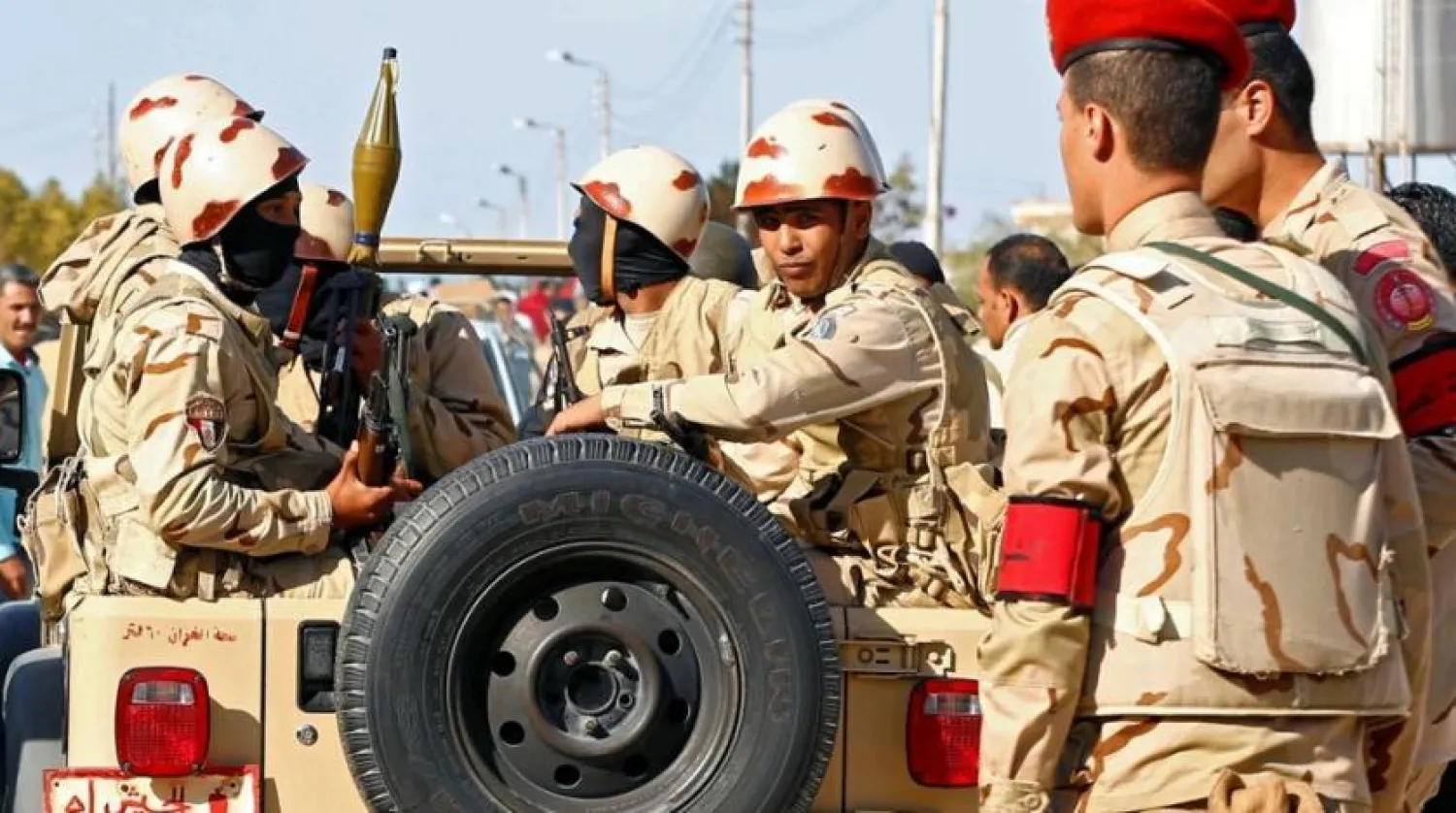 Military forces look on in North Sinai, Egypt, December 1, 2017. (Reuters)
