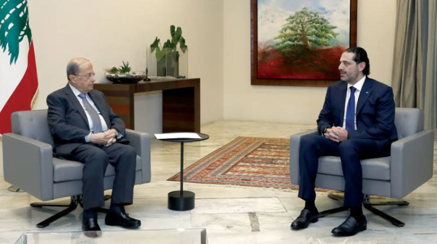 الرئيسان عون والحريري خلال لقائهما أمس في القصر الجمهوري (دالاتي ونهرا)