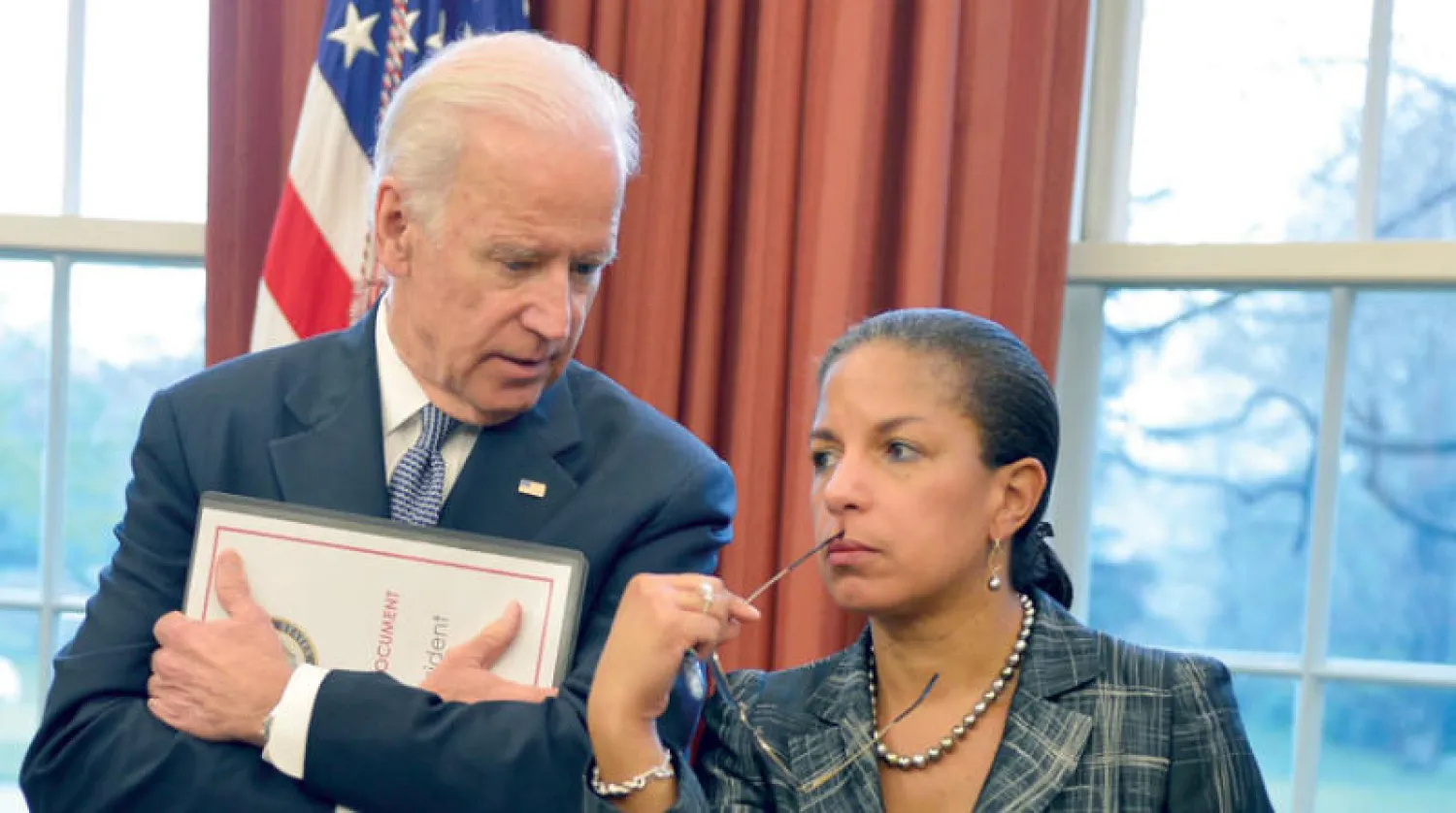 صورة أرشيفية لبايدن ورايس في البيت الأبيض في أبريل 2015 (إ.ب.أ)