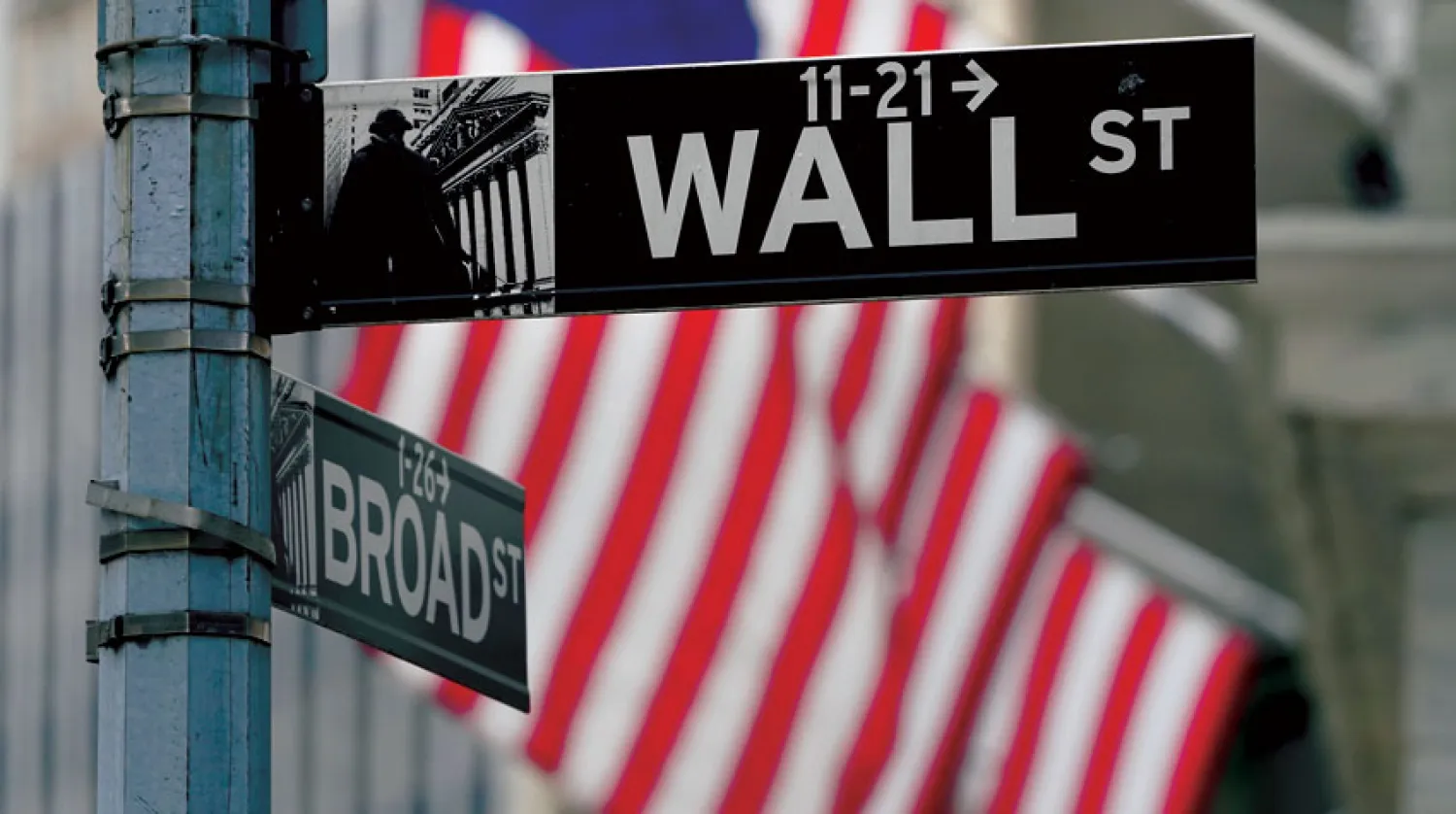 أعلنت «إس أند بي داوجونز إندستريز» أنها ستحذف إجمالي 21 شركة صينية من مؤشراتها للأسهم والسندات (أ.ب)