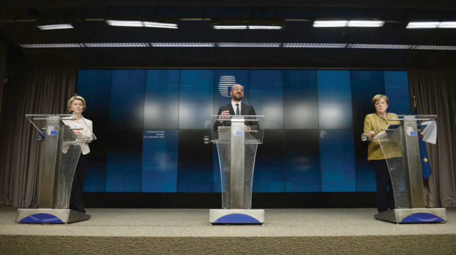 نجح قادة أوروبا بعد عناء في التوصل إلى تسوية تسمح برفع الفيتو الذي تفرضه المجر وبولندا (أ.ف.ب)
