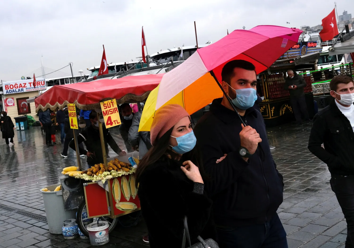 People wearing protective masks stroll in Eminönü district, amid the spread of the coronavirus, Istanbul, Turkey, Nov. 7, 2020. Reuters 