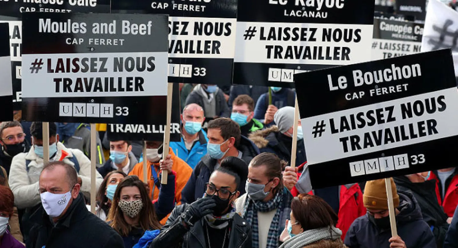 فرنسا المتأزمة تصر على ضرائب الانترنت