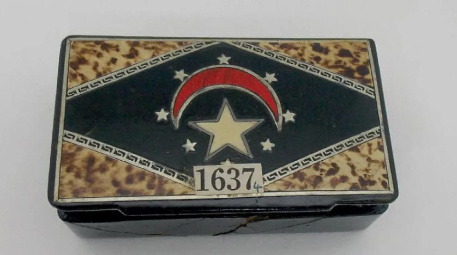 Kayıp parçanın bulunduğu puro kutusu. (DPA)