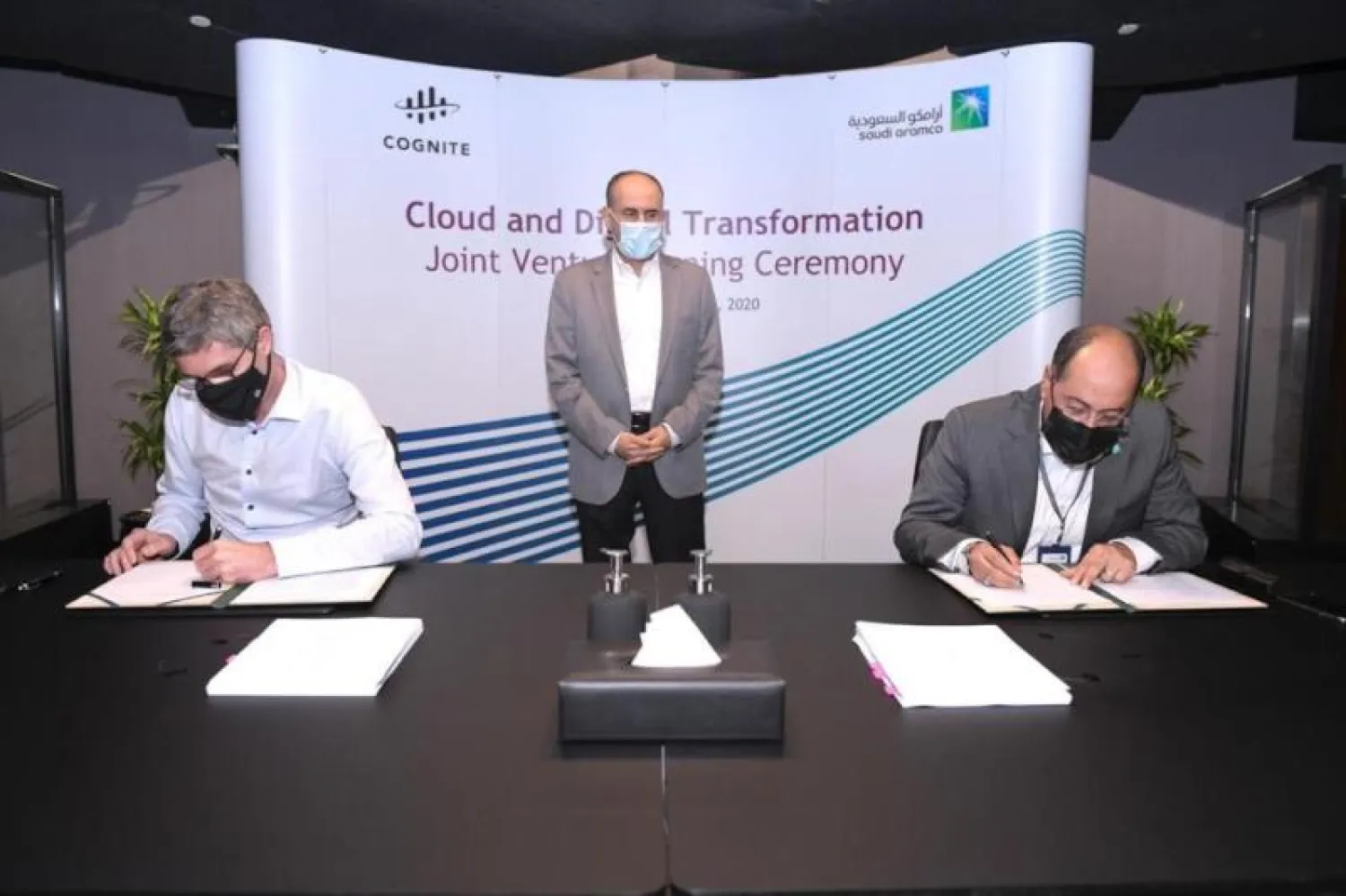 جانب من توقيع الاتفاقية (الشرق الأوسط)