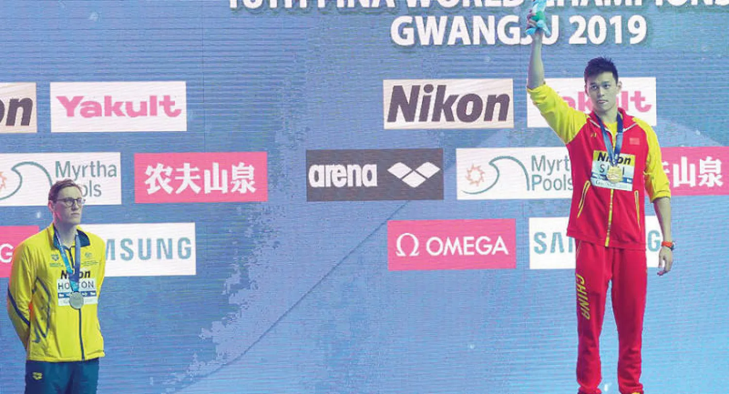 السباح الصيني سيذهب إلى محاكمة جديدة في «كاس» بحسب الفيدرالية السويسرية (أ.ف.ب)