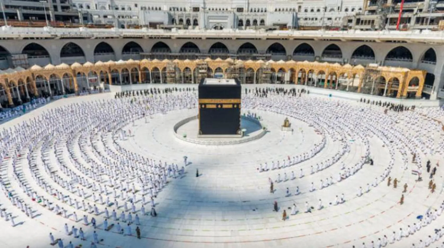 İhtiyati tebdirlere bağlı kalınarak kademeli olarak yapılan umre ziyaretlerinden bir kesit (Şarku’l Avsat)