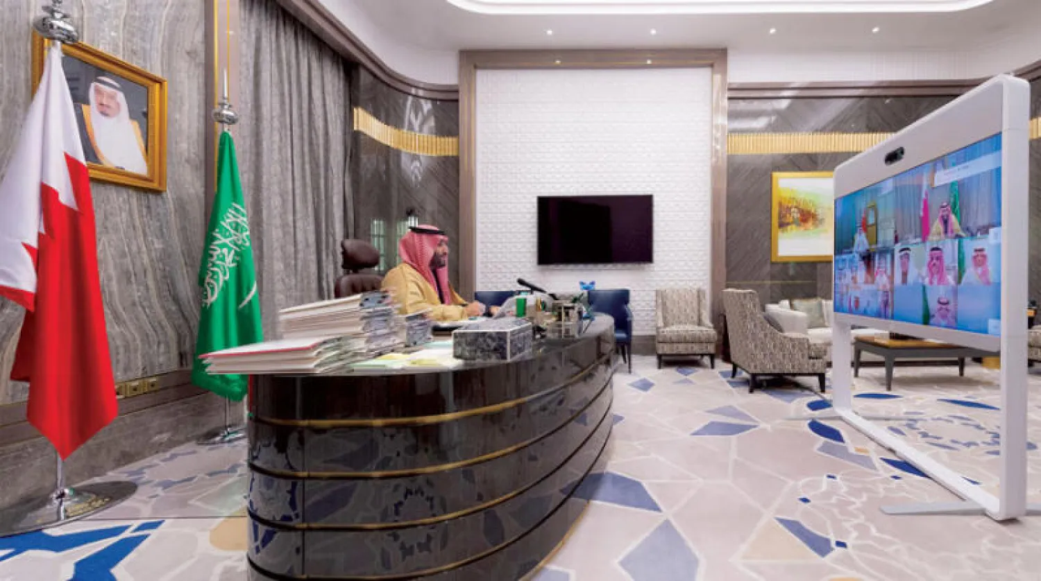 الأمير محمد بن سلمان لدى ترؤسه الجانب السعودي من الاجتماع الافتراضي لمجلس التنسيق السعودي - البحريني أمس (واس)