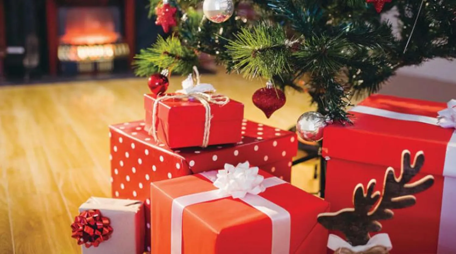 
مردم لبنان برای سال نو میلادی به جای زیورآلات و لباس به هدیه های کوچک و یادگاری اکتفا کردند
