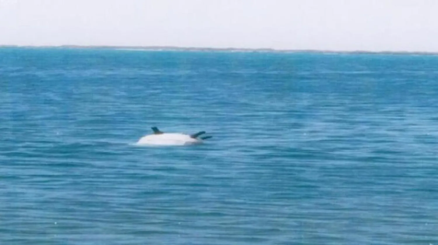 

یکی از مین‌های دریایی کاشته شده توسط شبه نظامیان حوثی برای سنگ اندازی در مسیر ناوبری در سواحل یمن (SPA)