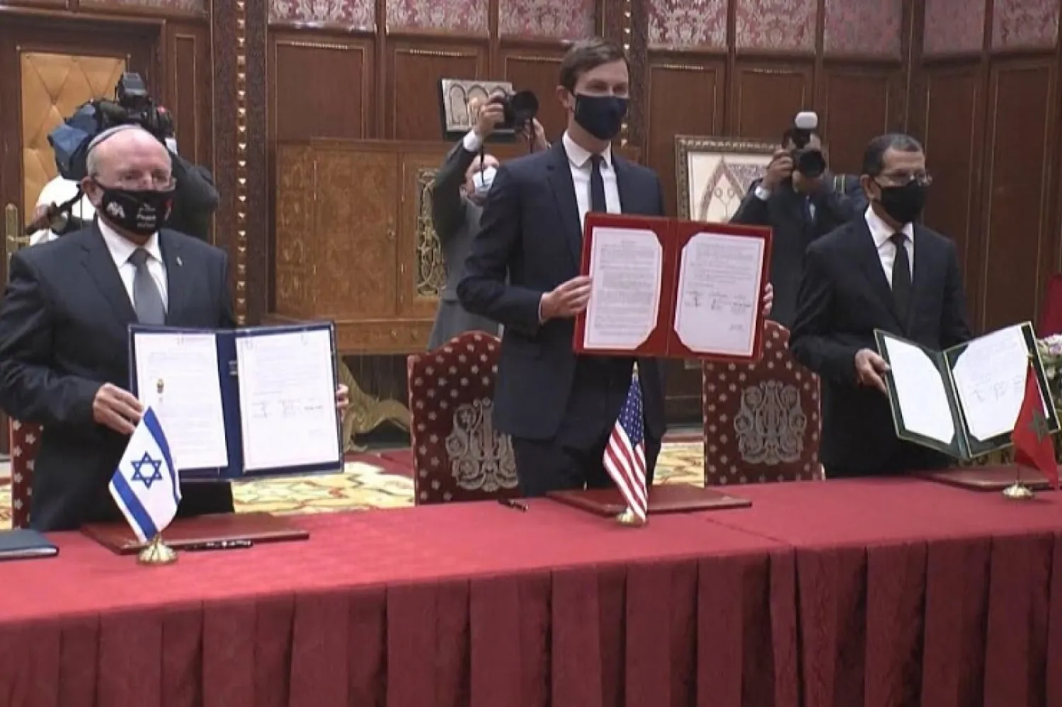 Sadeddin Osmani’nin ABD aracılığında İsrail ile ilişkileri normalleştirmeye yönelik attığı imza İslamcılar üzerinde olumsuz etkiye neden oldu. (Sosyal Medya Siteleri)