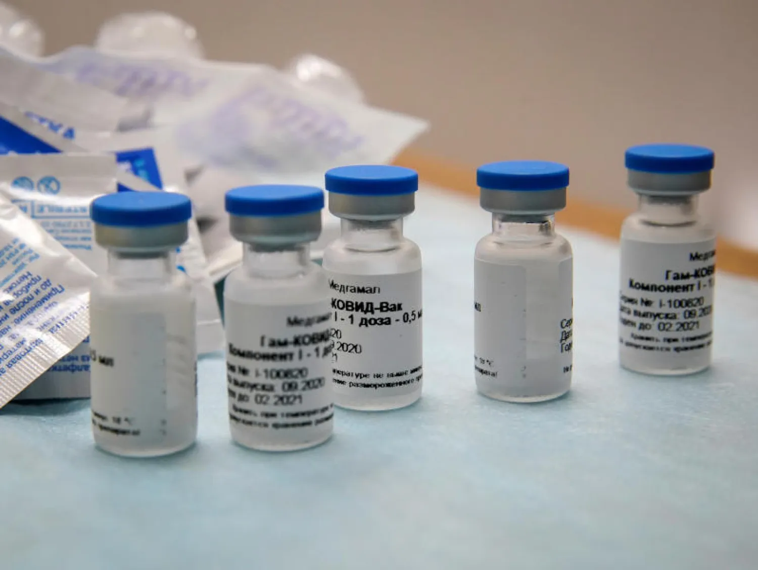 زجاجات تحوي لقاح «سبوتنيك في» الروسي (رويترز)