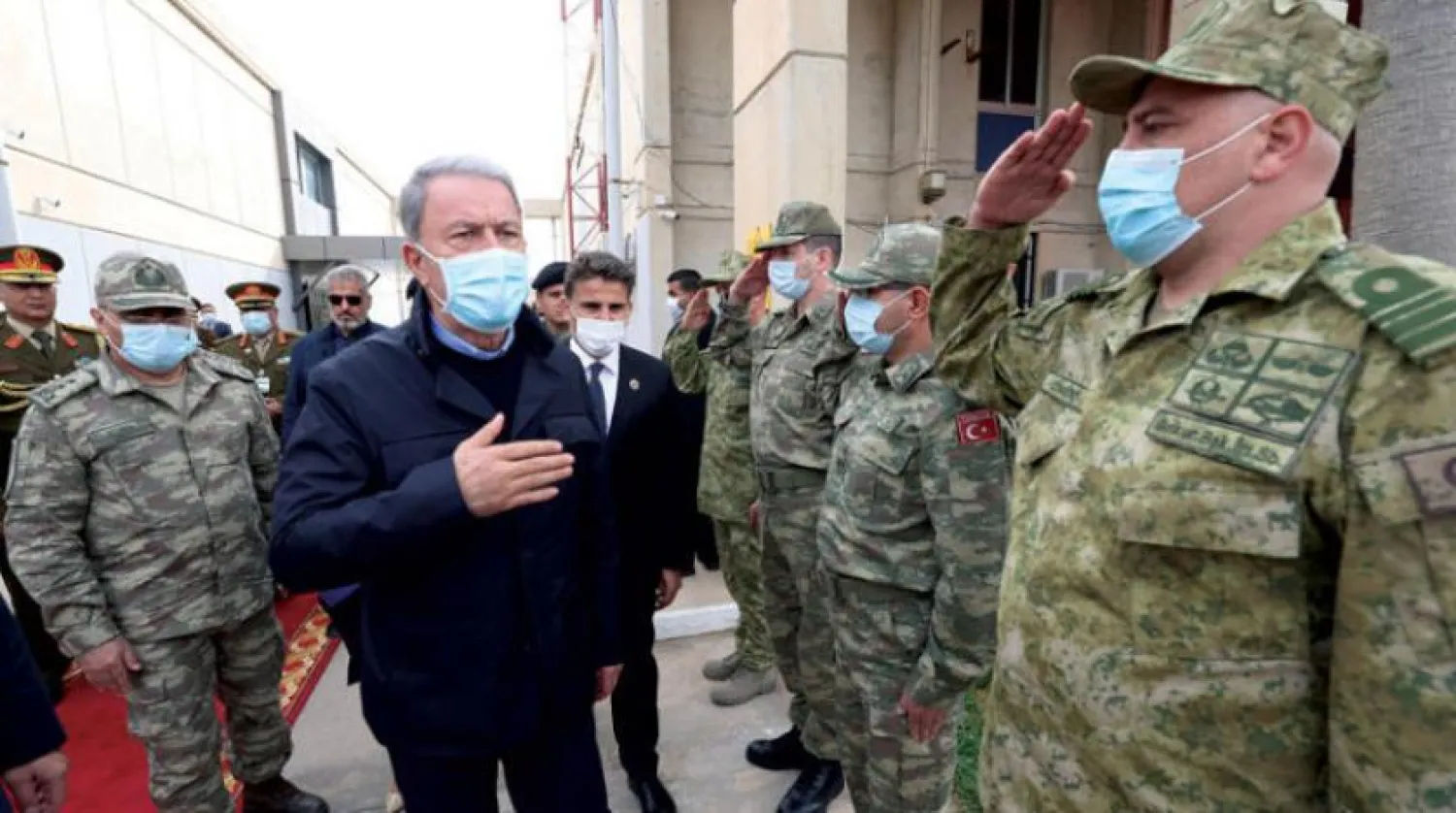 Milli Savunma Bakanı Akar’ın, Türkiye’nin UMH güçlerine verdiği desteği teyit etmek için geçtiğimiz cumartesi günü gerçekleştirdiği Trablus ziyaretinden bir kare (AP)
