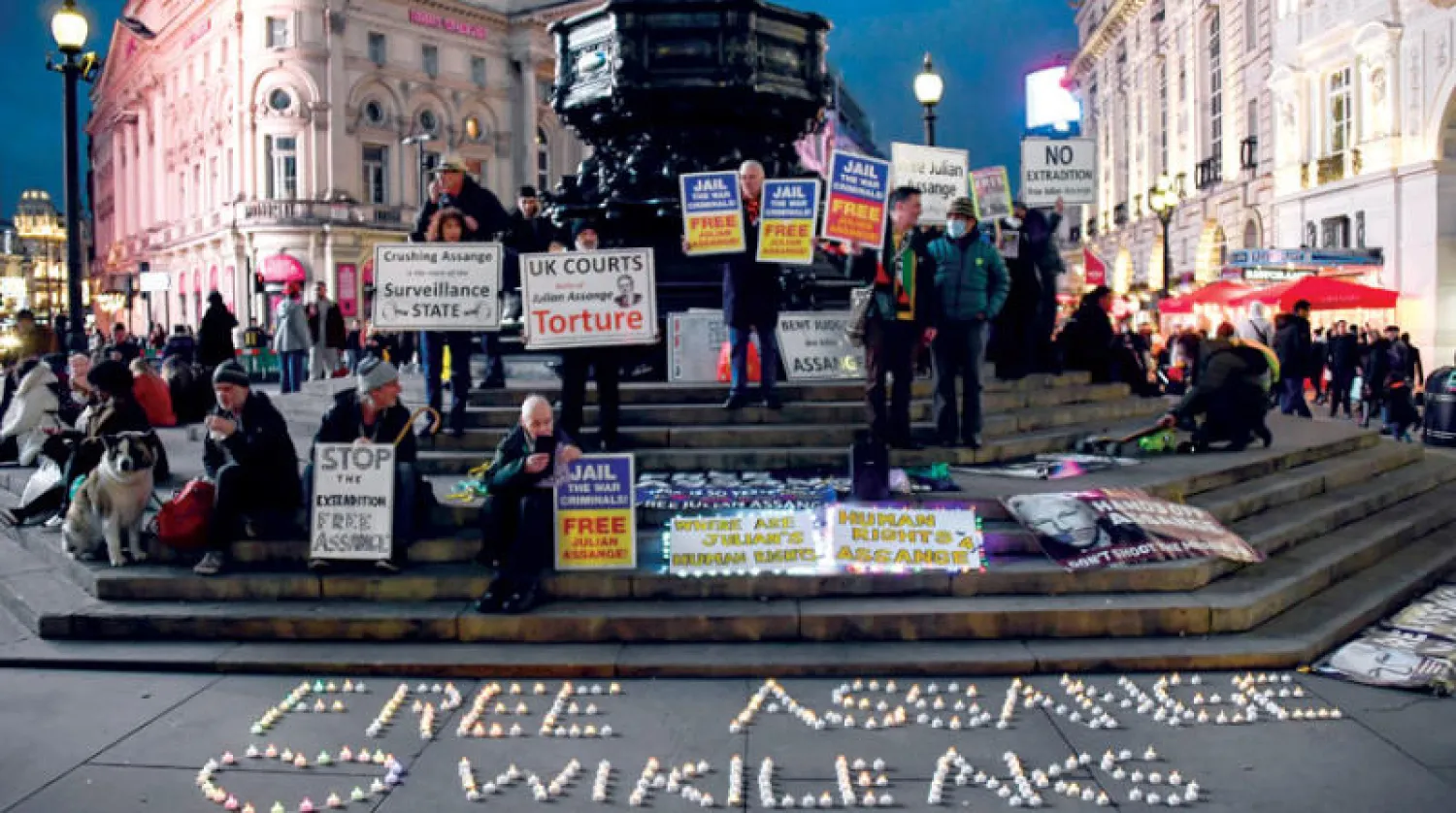 مظاهرة داعمة للإفراج عن أسانج في لندن في 12 ديسمبر الماضي (أ.ب)